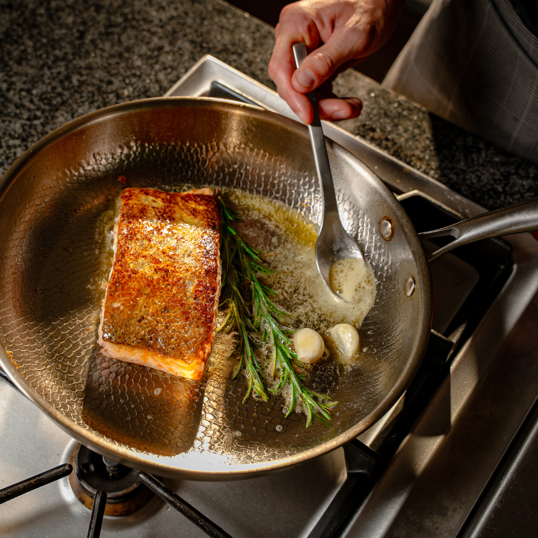 Batterie de cuisine en titane martelé pro