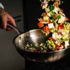Wok en titane martelé pro